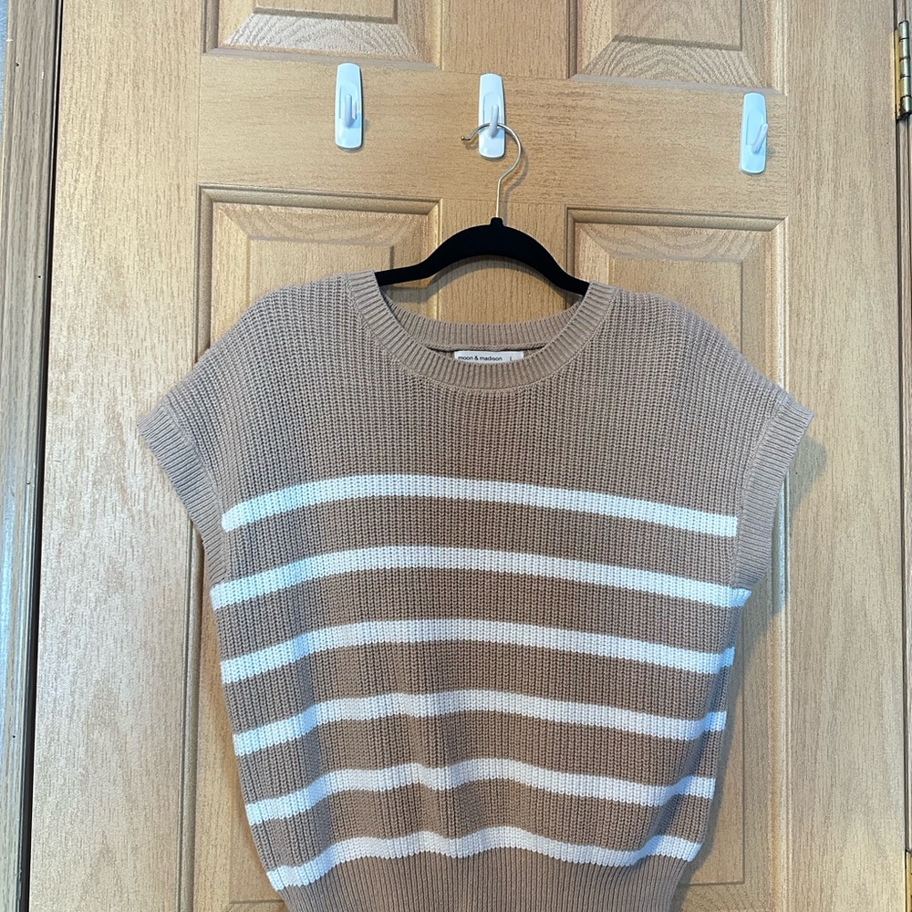 Moon & Madison Taupe Knit Sweater